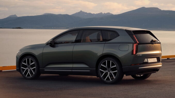 La Volvo elettrica EX60 rivoluziona il segmento con autonomia record