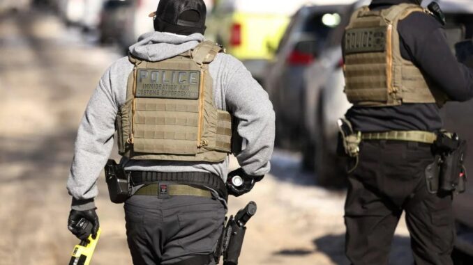 Espulsioni a Minneapolis: via 700 agenti federali dalle zone