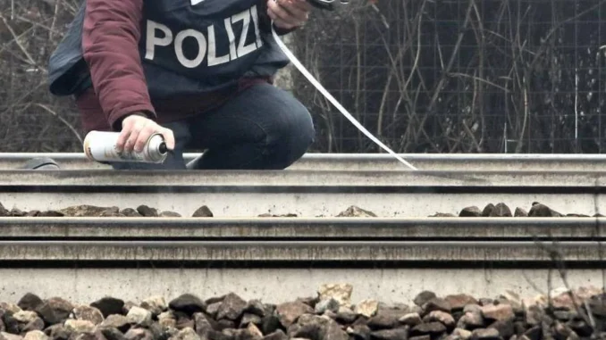 Incendio linea ferroviaria, indaga l’Antiterrorismo di Milano