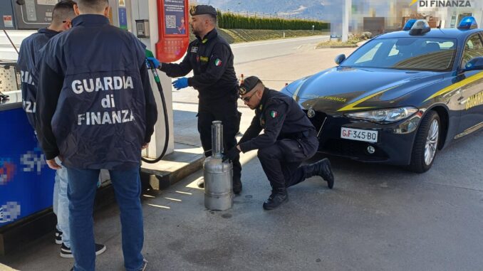 Guardia di Finanza sequestra pompe irregolari a Bolzano
