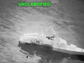 Iran, distrutte 28 navi posamine. Trump: "Ora attraversate Hormuz"