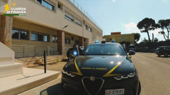 Marijuana, sequestrate serre e piante in centro a Brindisi