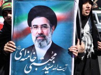 Hormuz, l'Iran chiude lo Stretto e sfida i blocchi di Trump