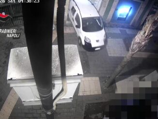 Napoli Nord, fermate 10 persone per furti e rapine seriali
